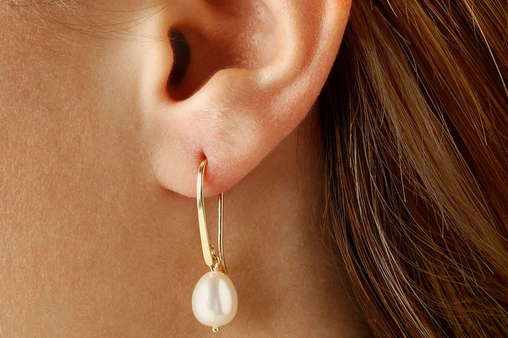 Elegant Pearl Drop Earring